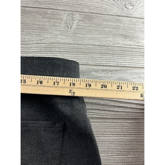Chico's Women's 3 Short Gray Rayon Blend Straight Leg Pants Stretch - Picture 7 of 9